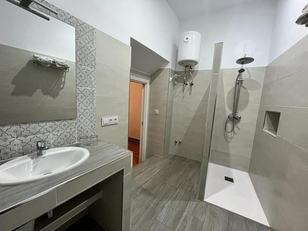 Pension Bienvenido Séville Extérieur photo